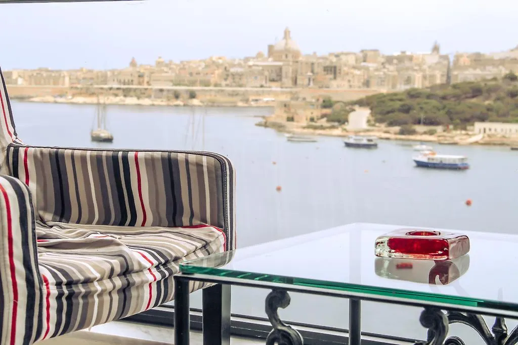 Strand Mansions Sliema 0*,