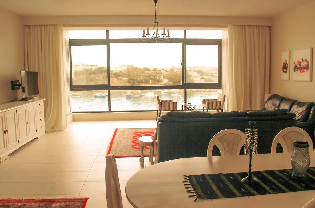 Strand Mansions Sliema 0*,